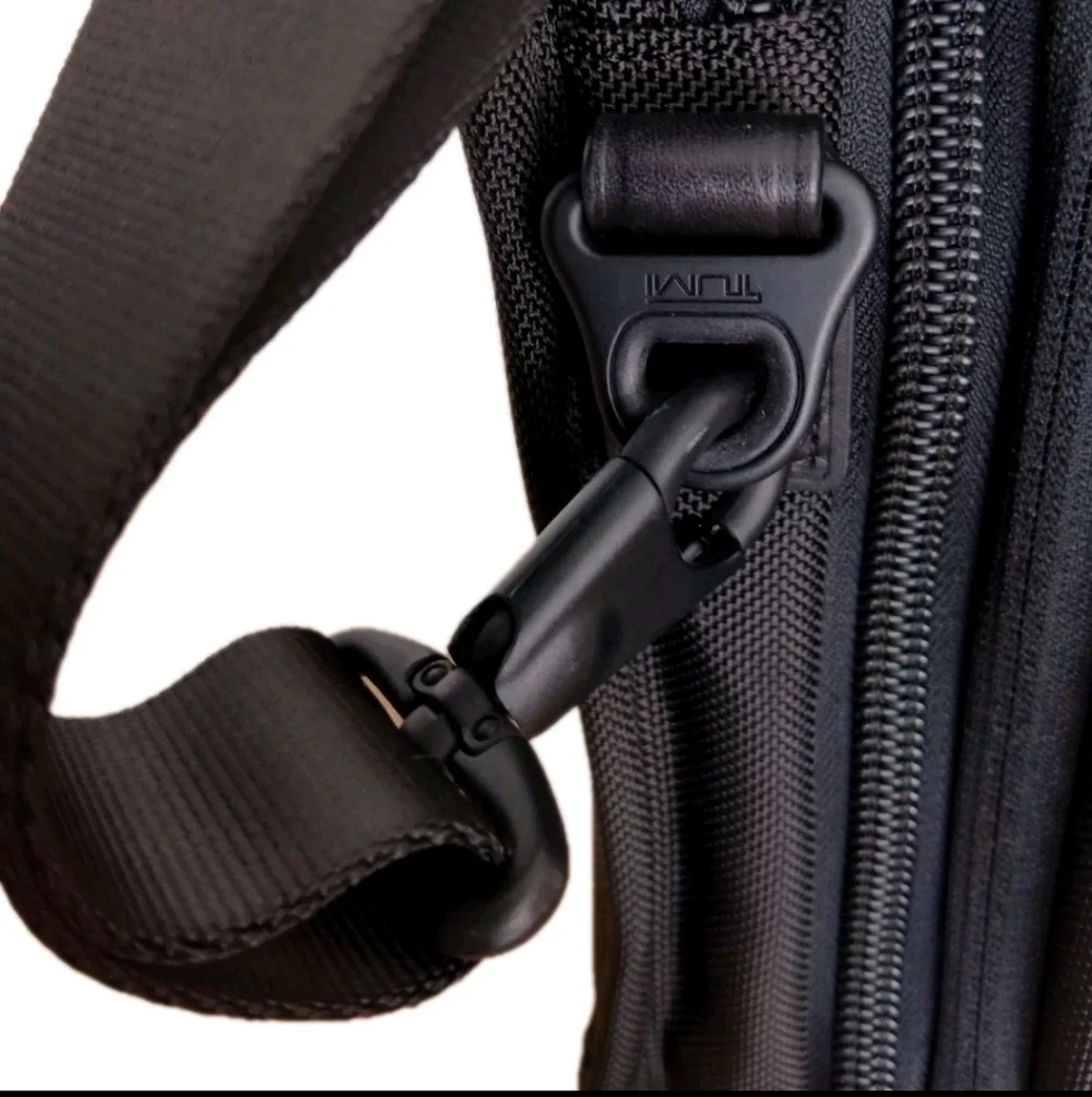 Tumi T-Pass 26145DH 15